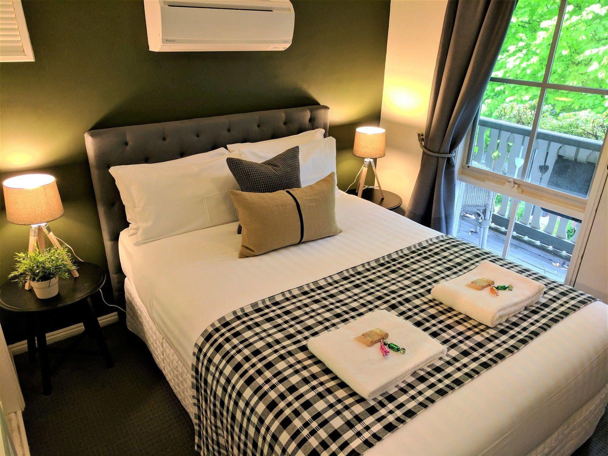 Annie Roes Luxury B&B Bend of Islands Exterior foto